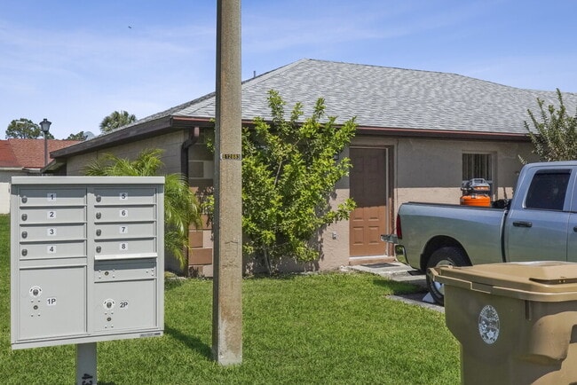 16 Las Brisas Way in Kissimmee, FL - Building Photo - Building Photo