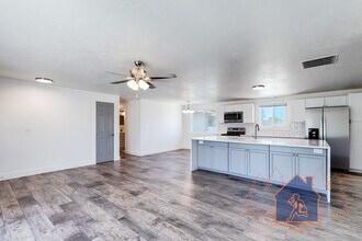 2443 S Five Mile Rd in Boise, ID - Building Photo - Building Photo