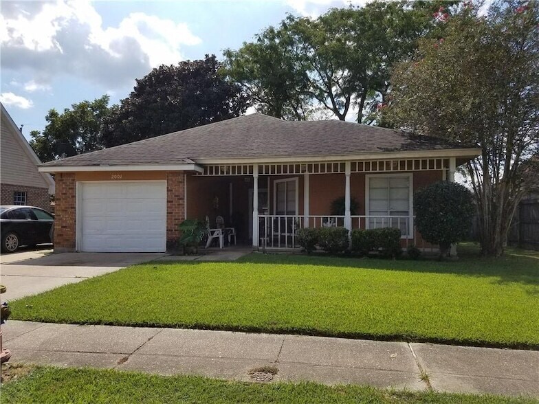 2001 Van Arpel Dr in La Place, LA - Building Photo