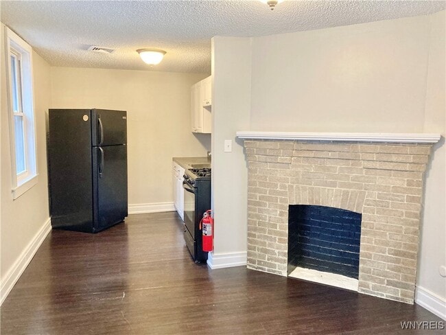 property at 290 S Elmwood Ave