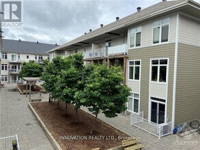 857 Blackcomb Private in Ottawa, ON - Building Photo - Building Photo