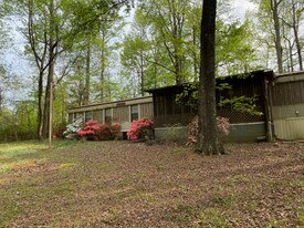 5027 Henderson Cir in Charlotte, NC - Building Photo