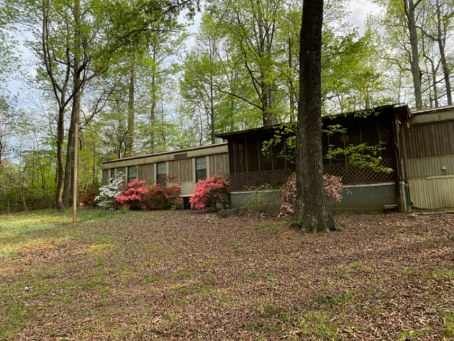 property at 5027 Henderson Cir