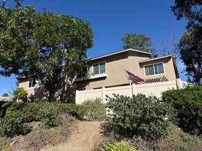 13551 Comuna Dr, Unit 13551 in Poway, CA - Foto de edificio - Building Photo