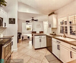 13813 Geranium Pl in Wellington, FL - Building Photo - Building Photo