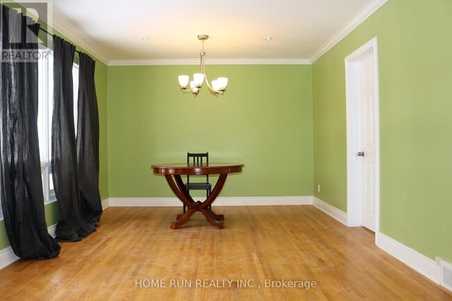 1000 Debra Ave in Ottawa, ON - Building Photo - Building Photo