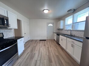 534 Eastern Ave NE in Grand Rapids, MI - Building Photo - Building Photo