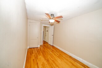 32 Sidlaw Rd, Unit 3 in Boston, MA - Building Photo - Building Photo