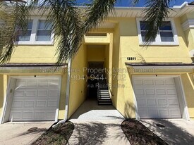 3811 Herons Landing Way, Unit 9 in Jacksonville, FL - Building Photo