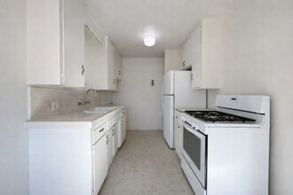 2028 Wallace Ave in Costa Mesa, CA - Building Photo - Building Photo