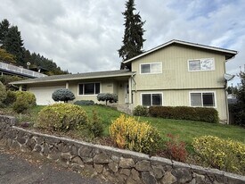 32859 NW Overlook St in Scappoose, OR - Building Photo