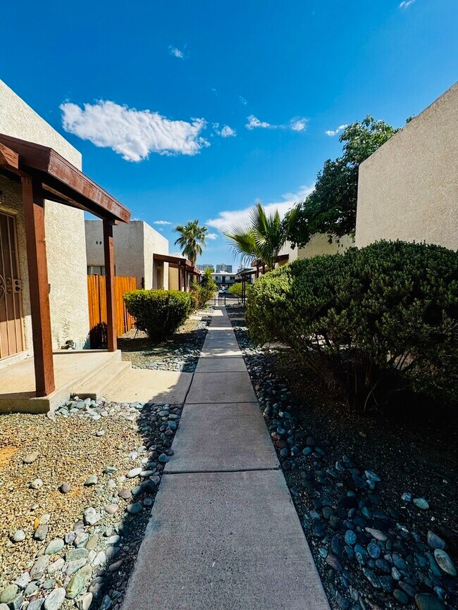 905 E Adams St in Tucson, AZ - Building Photo - Building Photo