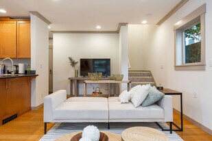 1916 E Spruce St, Unit SI ID1036059P in Seattle, WA - Building Photo