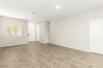 1274 Willow Village Ave in Las Vegas, NV - Building Photo - Building Photo