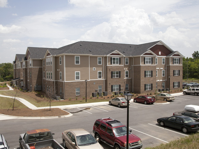 Villas at Hope Crest in Salisbury, NC - Building Photo - Building Photo