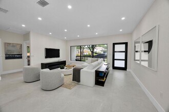 305 Fluvia Ave in Coral Gables, FL - Building Photo - Building Photo