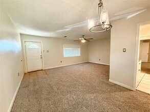 5946 Southmont St in Houston, TX - Building Photo - Building Photo