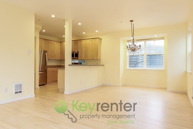 3312 W Government Way in Seattle, WA - Building Photo - Building Photo