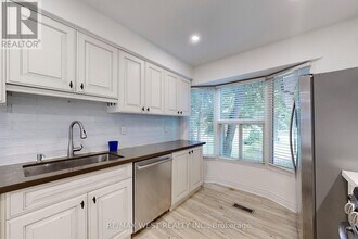 152 Don Head Village Blvd in Richmond Hill, ON - Building Photo - Building Photo