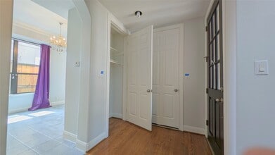 1307 Riverine Ct in Houston, TX - Building Photo - Building Photo
