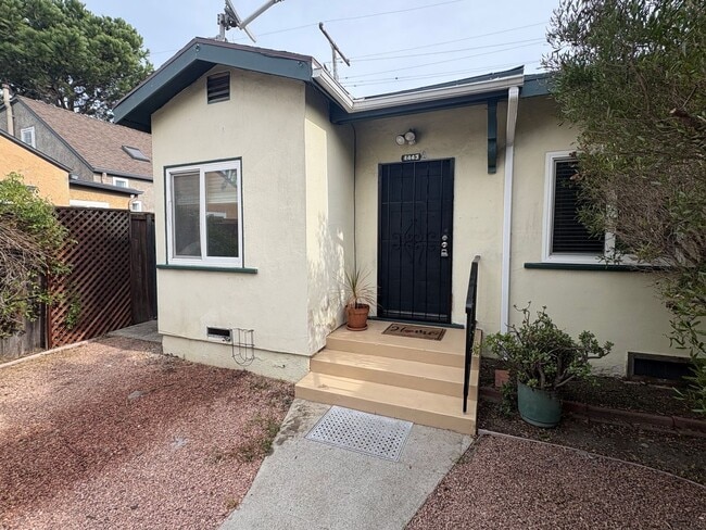 4443 Bancroft St in San Diego, CA - Building Photo - Building Photo