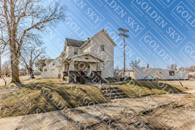 property at 115 E Willard St