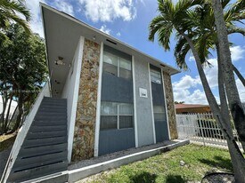 1330 NE 127th St in North Miami, FL - Building Photo