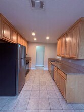 1017 Charles St in West Sacramento, CA - Building Photo - Building Photo