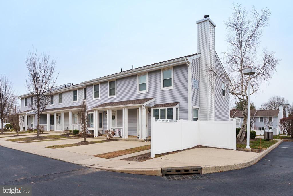 187 Jonathon Dayton Ct in Princeton, NJ - Building Photo
