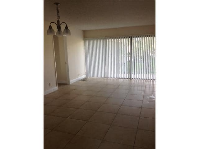 1473 Lake Crystal Dr in West Palm Beach, FL - Building Photo - Building Photo