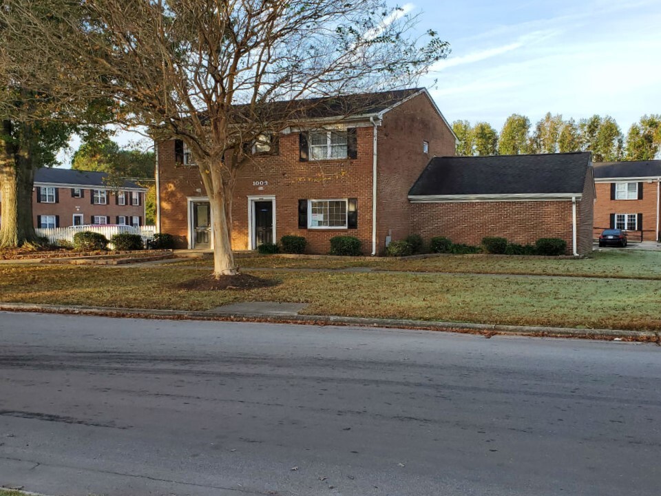 Walker Landing in Elizabeth City, NC - Building Photo