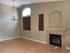 11493 Roncat Ct in Las Vegas, NV - Building Photo - Building Photo