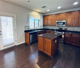 693 Calamus Palm Pl in Henderson, NV - Building Photo - Building Photo