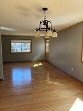 7390 Butterscotch Rd in Eden Prairie, MN - Foto de edificio - Building Photo