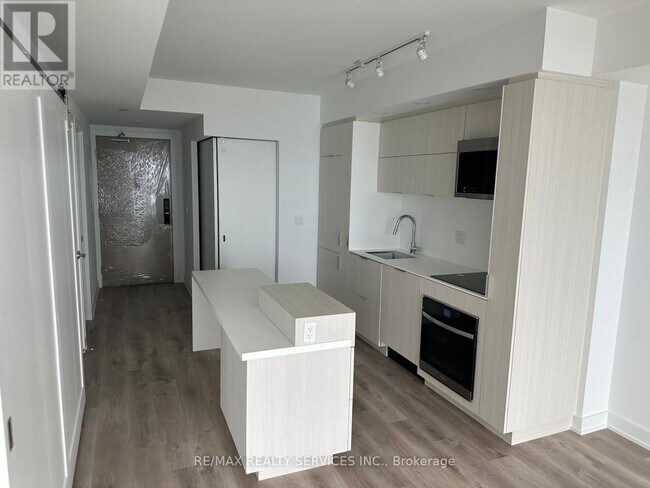 370 Martha St in Burlington, ON - Building Photo - Building Photo