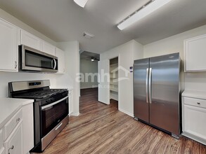 2114 English Green Way in Fresno, TX - Foto de edificio - Building Photo