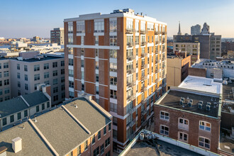 113 N Bread St in Philadelphia, PA - Building Photo - Primary Photo