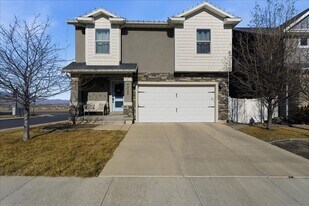4928 W Yellow Topaz Dr in Herriman, UT - Building Photo