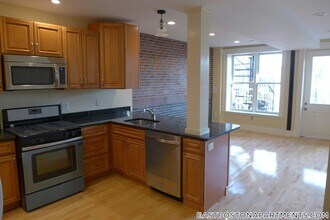 273 Webster St in Boston, MA - Building Photo - Building Photo