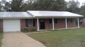 434 Grimes Rd in Ozark, AL - Building Photo