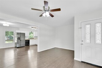 1407 Kent St in Taylor, TX - Building Photo - Building Photo