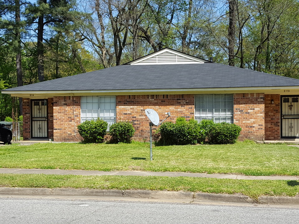 2114 Goldbrier Ln in Memphis, TN - Building Photo
