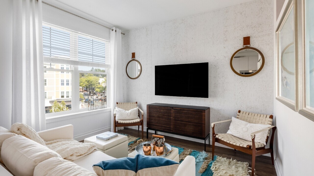 Village Square in Glen Cove, NY - Foto de edificio