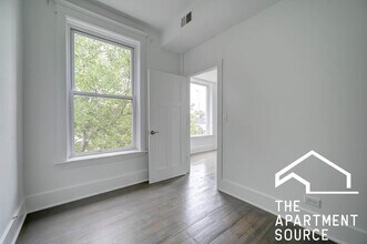 3307 W Crystal St in Chicago, IL - Foto de edificio - Building Photo