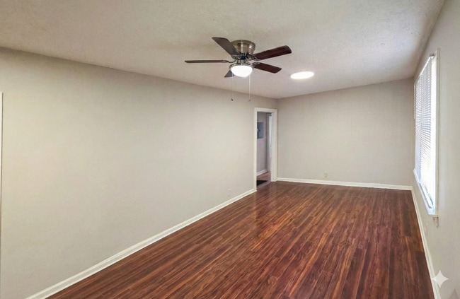 2045 White Oak Cir in Kennesaw, GA - Building Photo - Building Photo