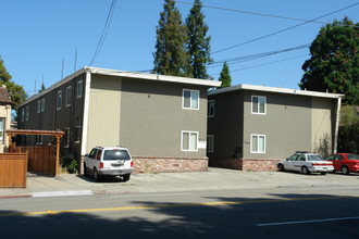 6049-6053 Claremont Ave in Oakland, CA - Foto de edificio - Building Photo