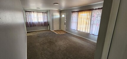 2016 Hollywood Dr in Pueblo, CO - Building Photo - Building Photo