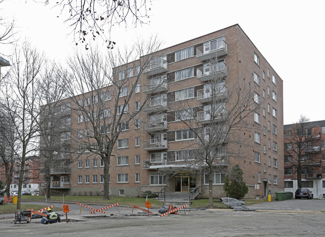 Riviera Apartments in Montréal, QC - Building Photo - Primary Photo