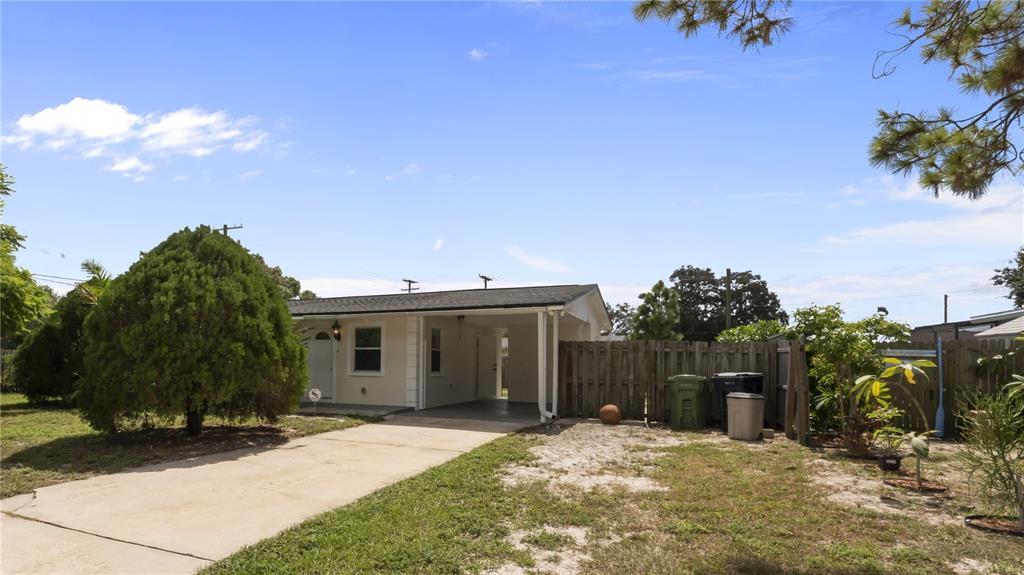3202 W Rogers Ave in Tampa, FL - Building Photo