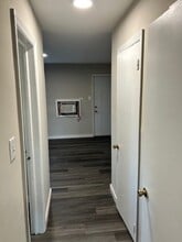1095 Hutton St, Unit C in Winston-Salem, NC - Foto de edificio - Building Photo